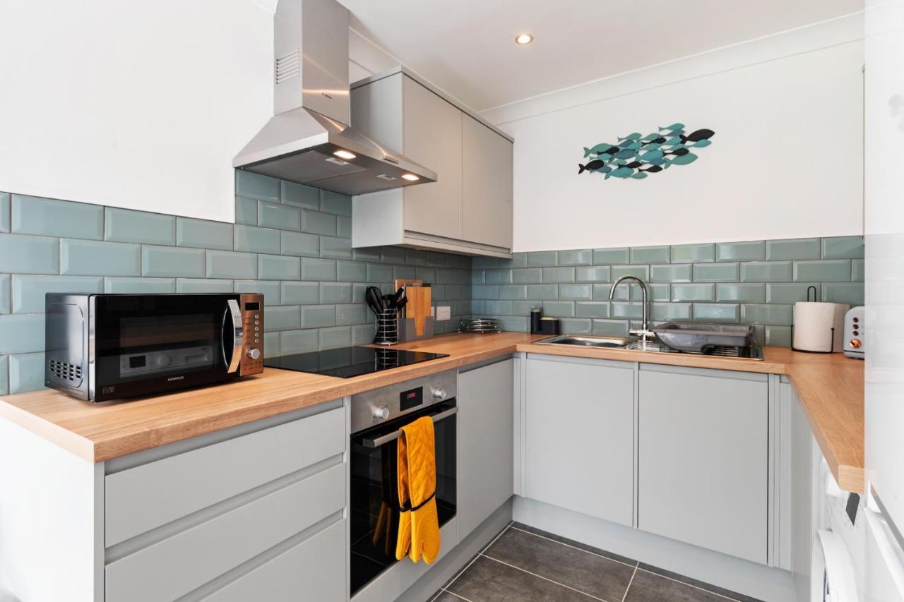 25 Coedrath Park - Sea Views From Balcony, Short Walk To Beach, Parking Saundersfoot Buitenkant foto