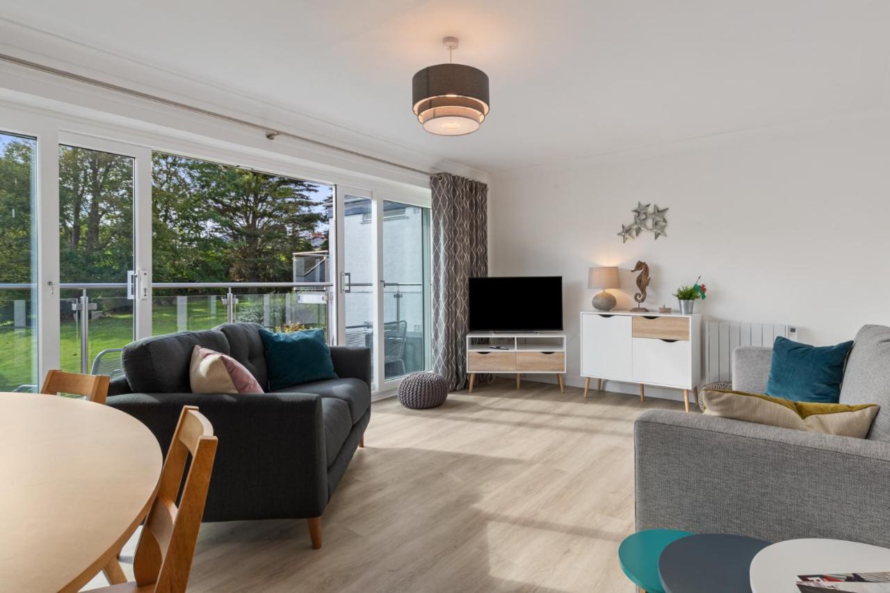 25 Coedrath Park - Sea Views From Balcony, Short Walk To Beach, Parking Saundersfoot Buitenkant foto